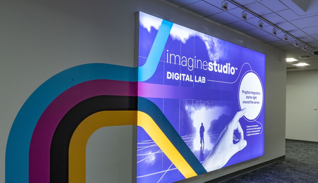 ImagineStudio Digital Lab Display